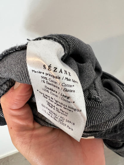 SEZANE. Pantalón denim negro pitillo T.26(36)