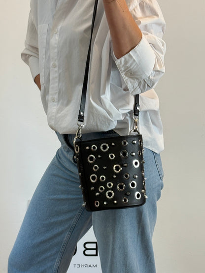 ZARA. Bolso negro tachuelas