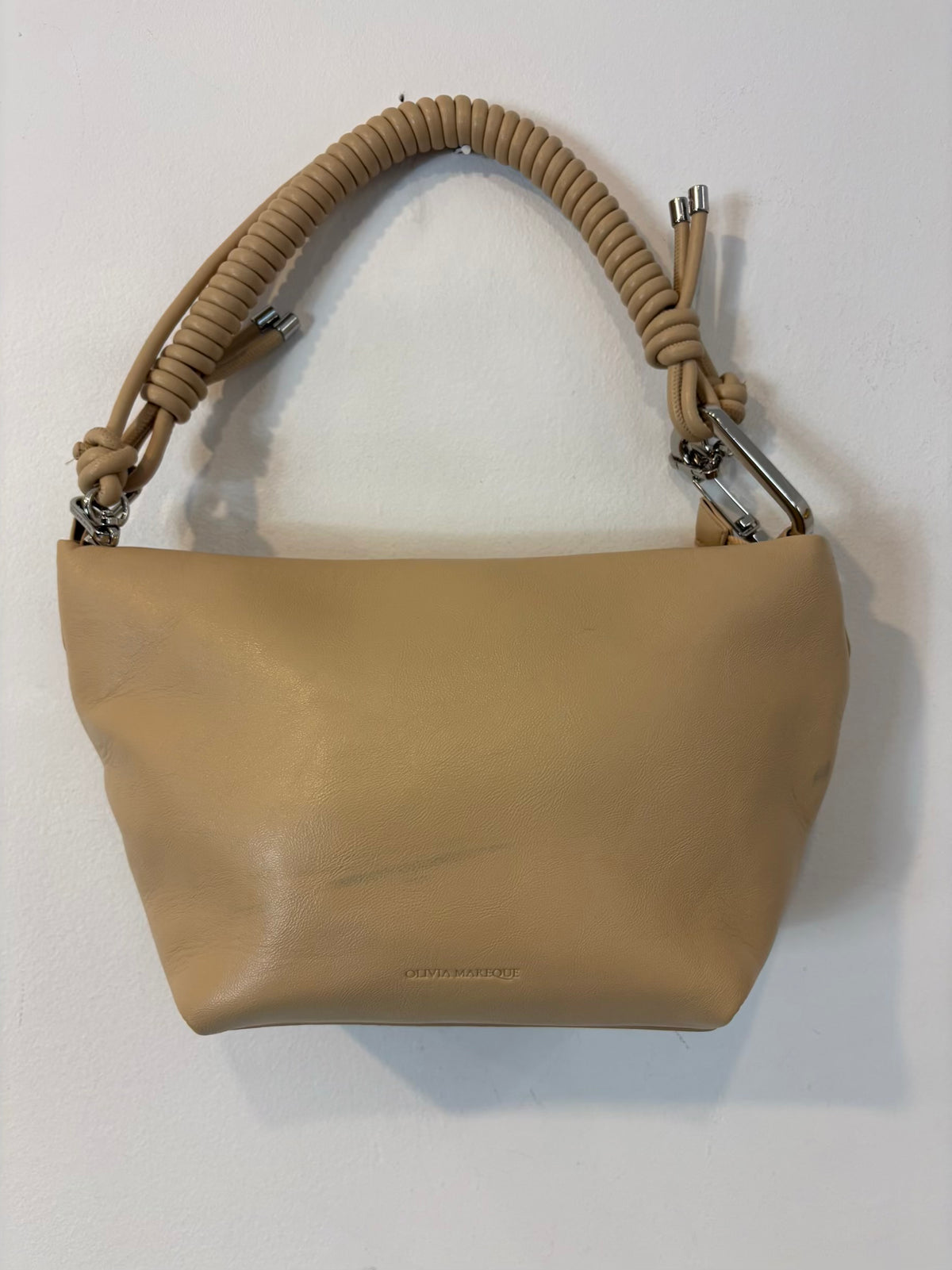 OLIVIA MAREQUE. Bolso piel beige