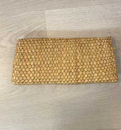 OTRAS. Cartera de mano rafia