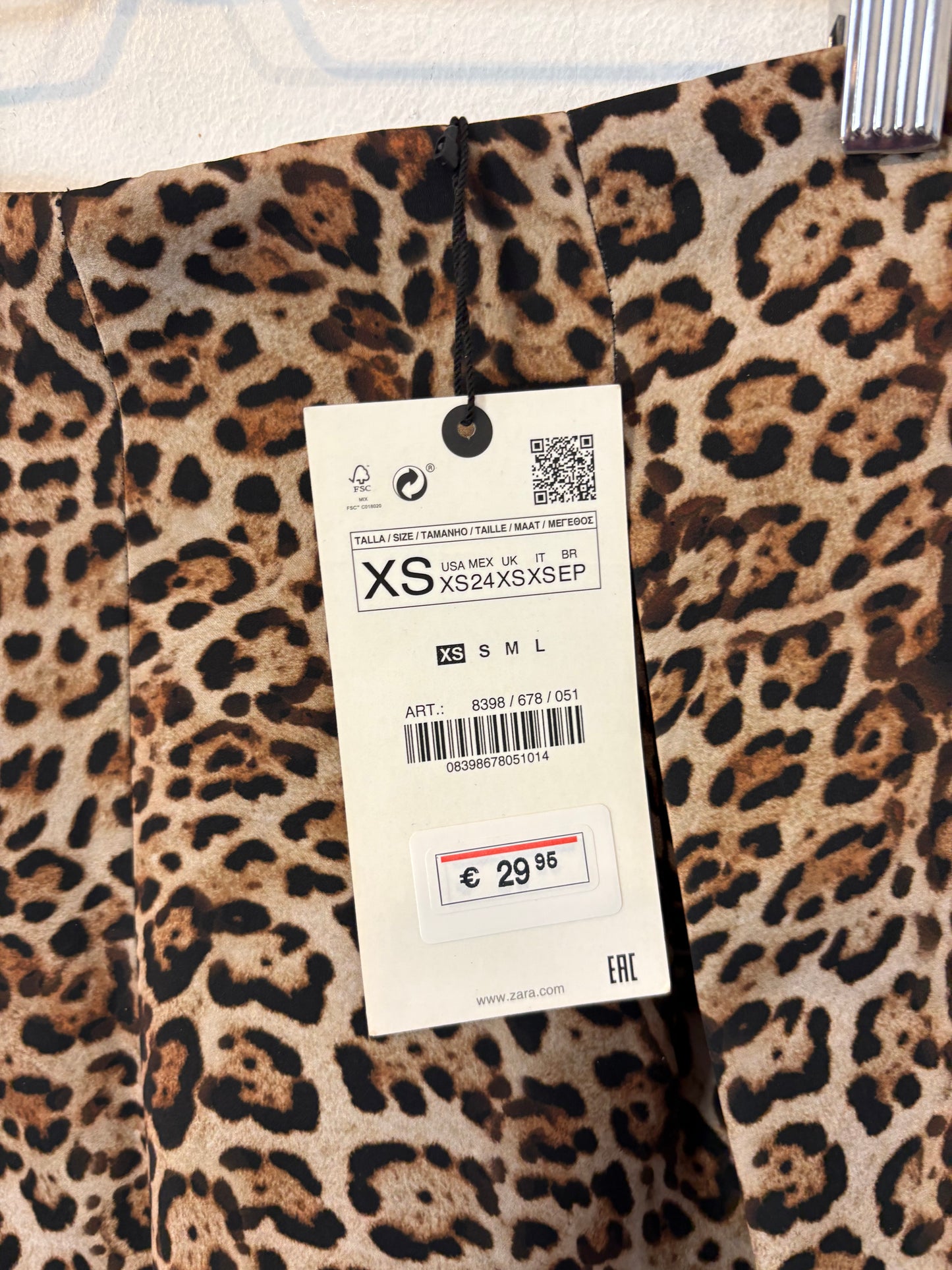 ZARA. Bermuda animal print