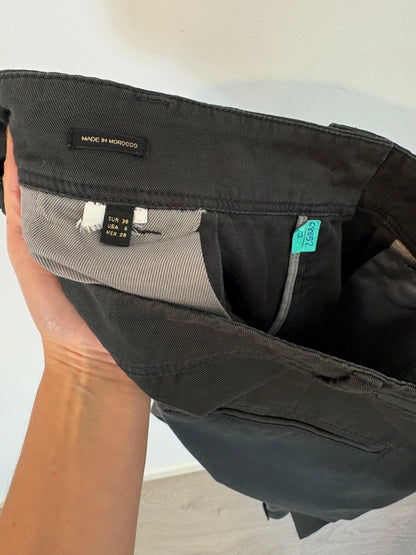 MASSIMO DUTTI. Pantalón chino gris oscuro. T 38
