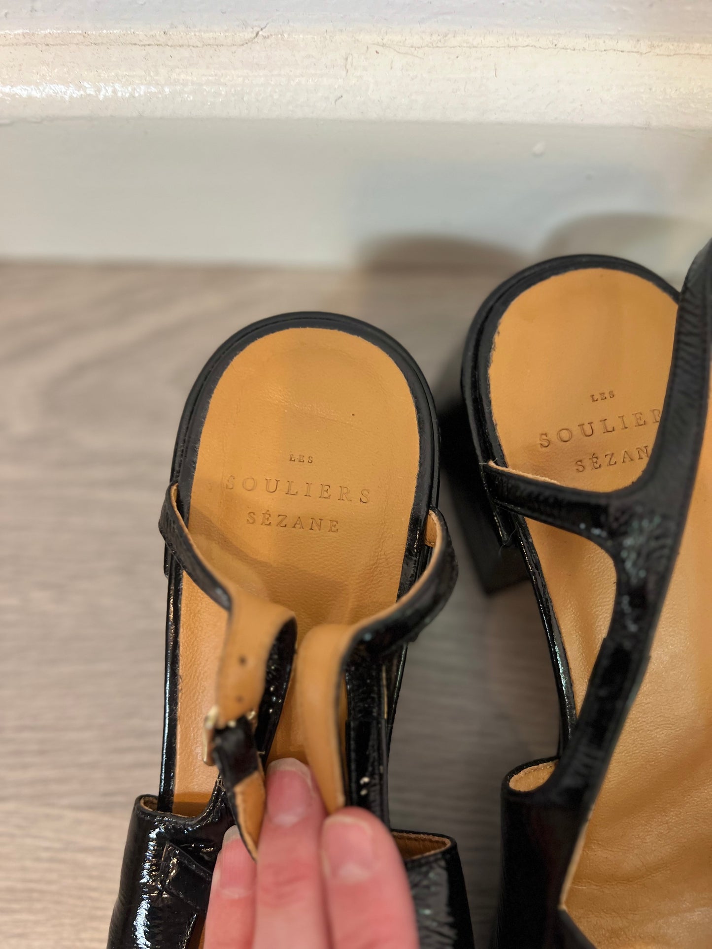 SÉZANE. Black buckle shoes. Size 38