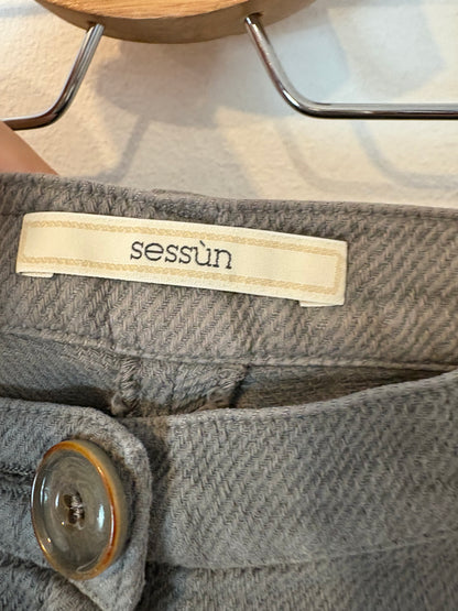 SESSÚN. Gray pants with pockets. Size 36