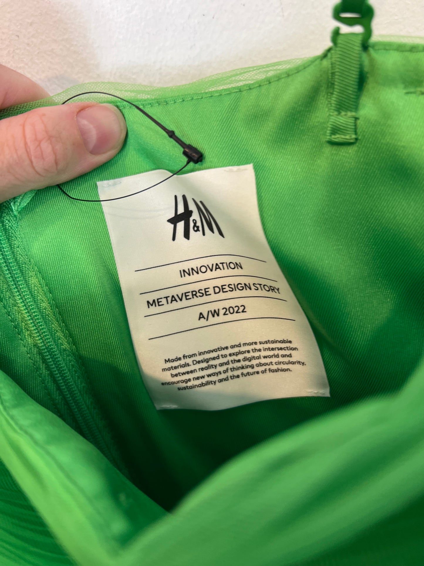H&M. vestido verde tull T.36 (METAVERSE CAPSULA)