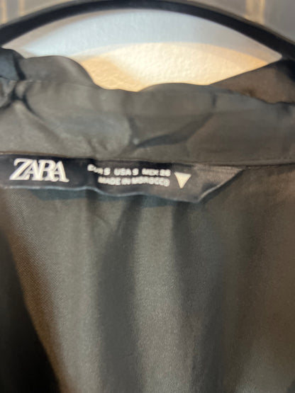 ZARA. Vestido negro satinado  T.s