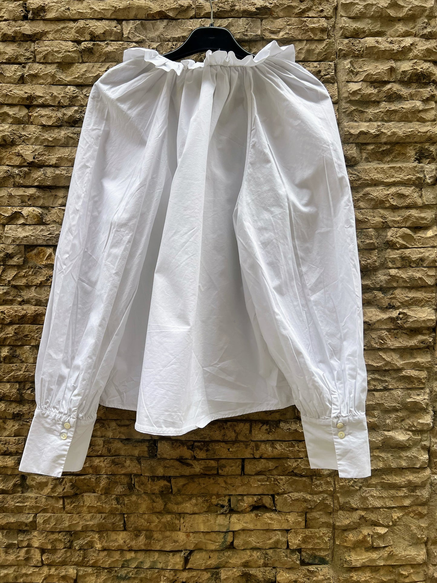 SÉZANE. Blusa blanca cuello