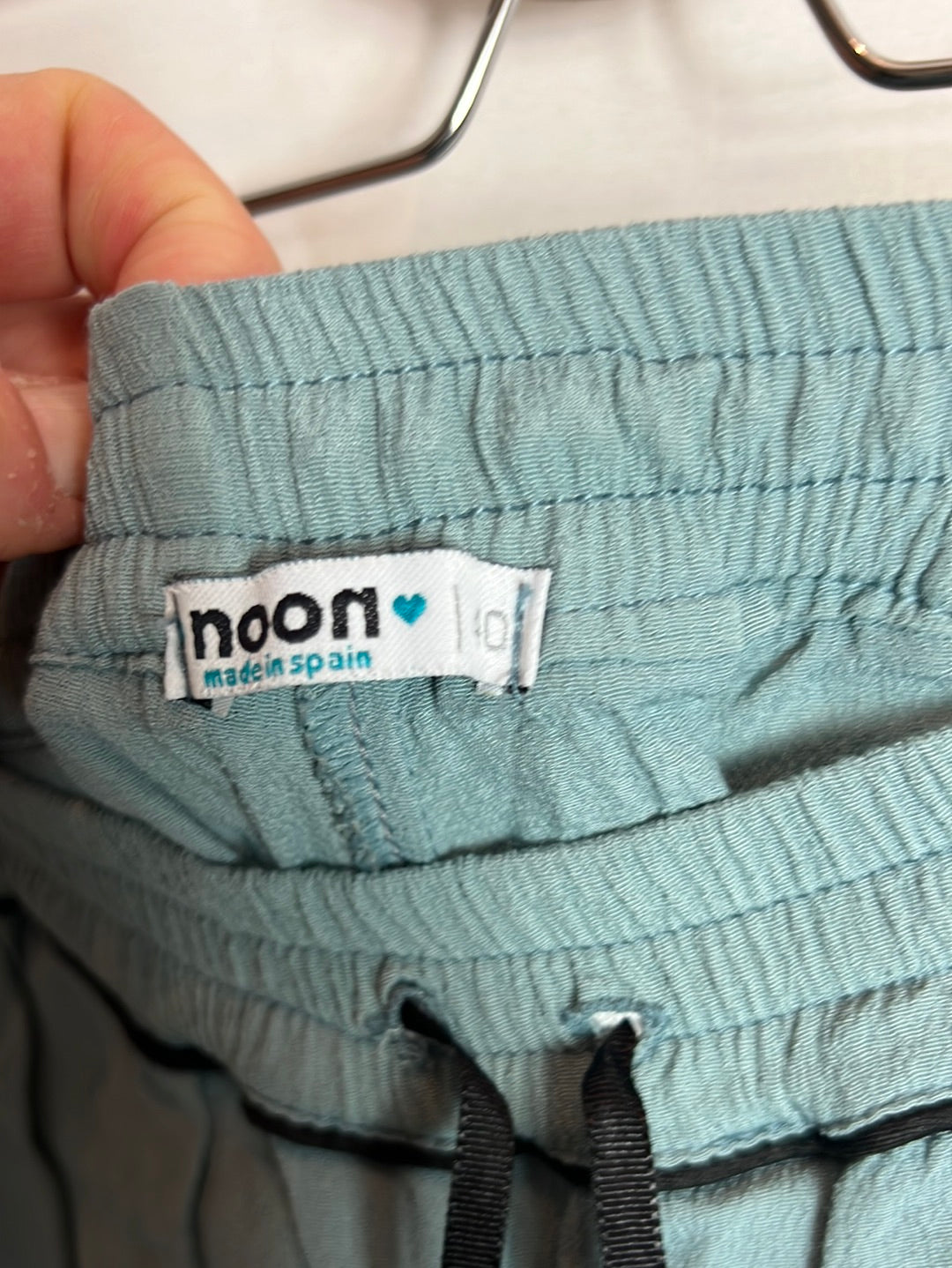 NOON. Flowy blue trousers with seam detail. Size 40