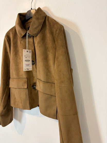 ZARA. Chaqueta efecto piel marrón