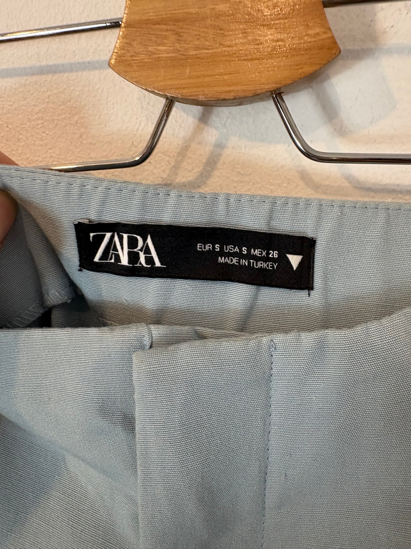 ZARA. Total look azul claro