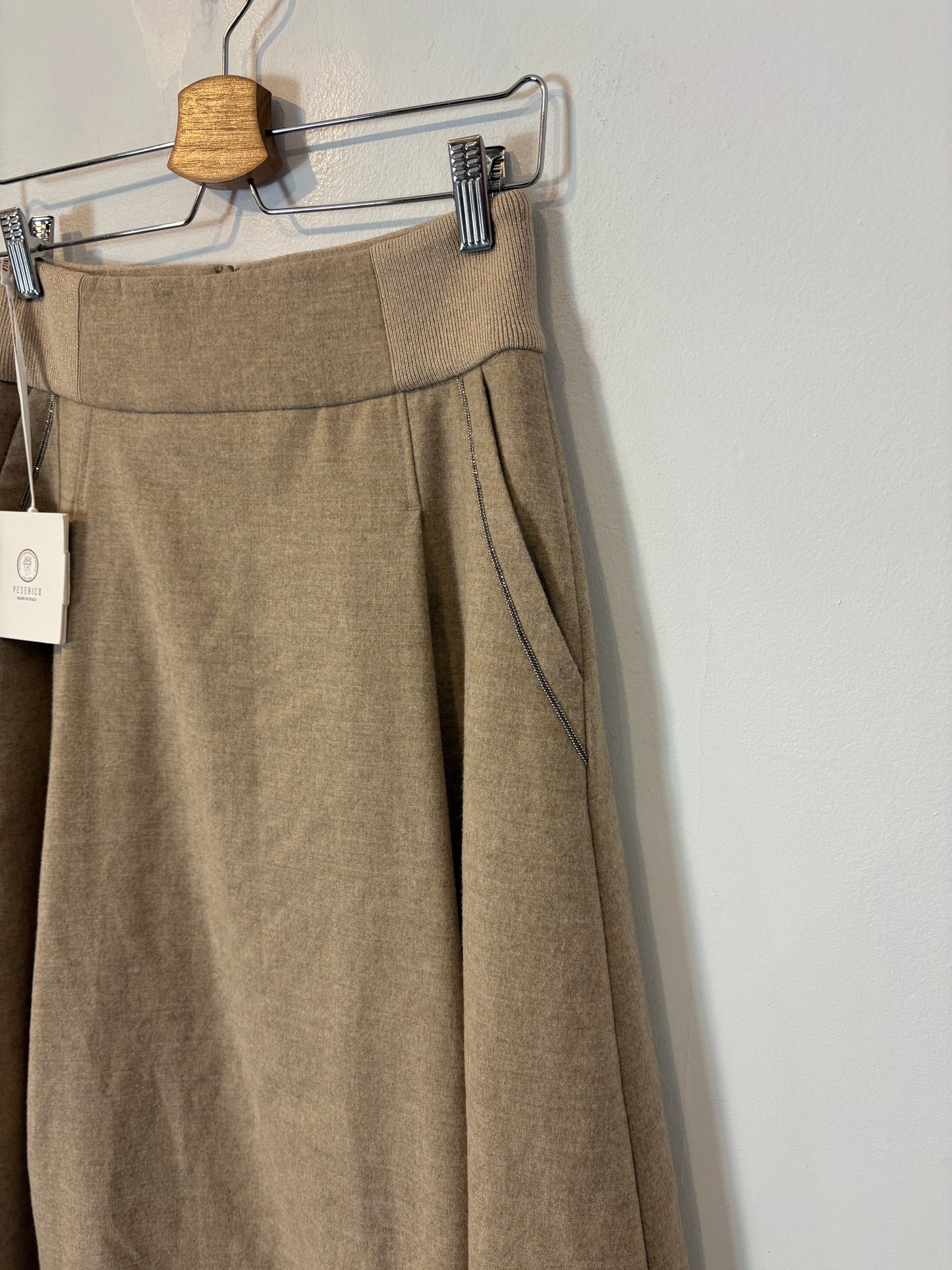 PESERICO. Falda midi beige con lana