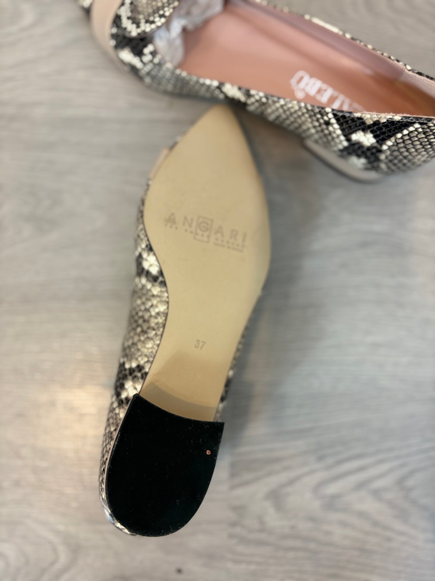 LALEBÚ. Zapato piel animal print. T 37