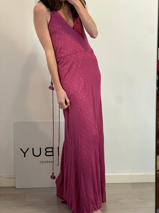 BASYCO. Vestido rosa detalles