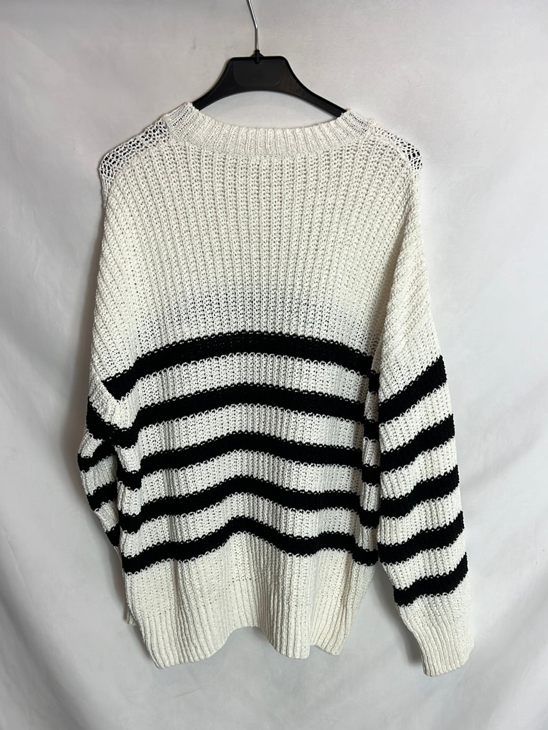 PULL&BEAR . Jersey rayas negras. T M