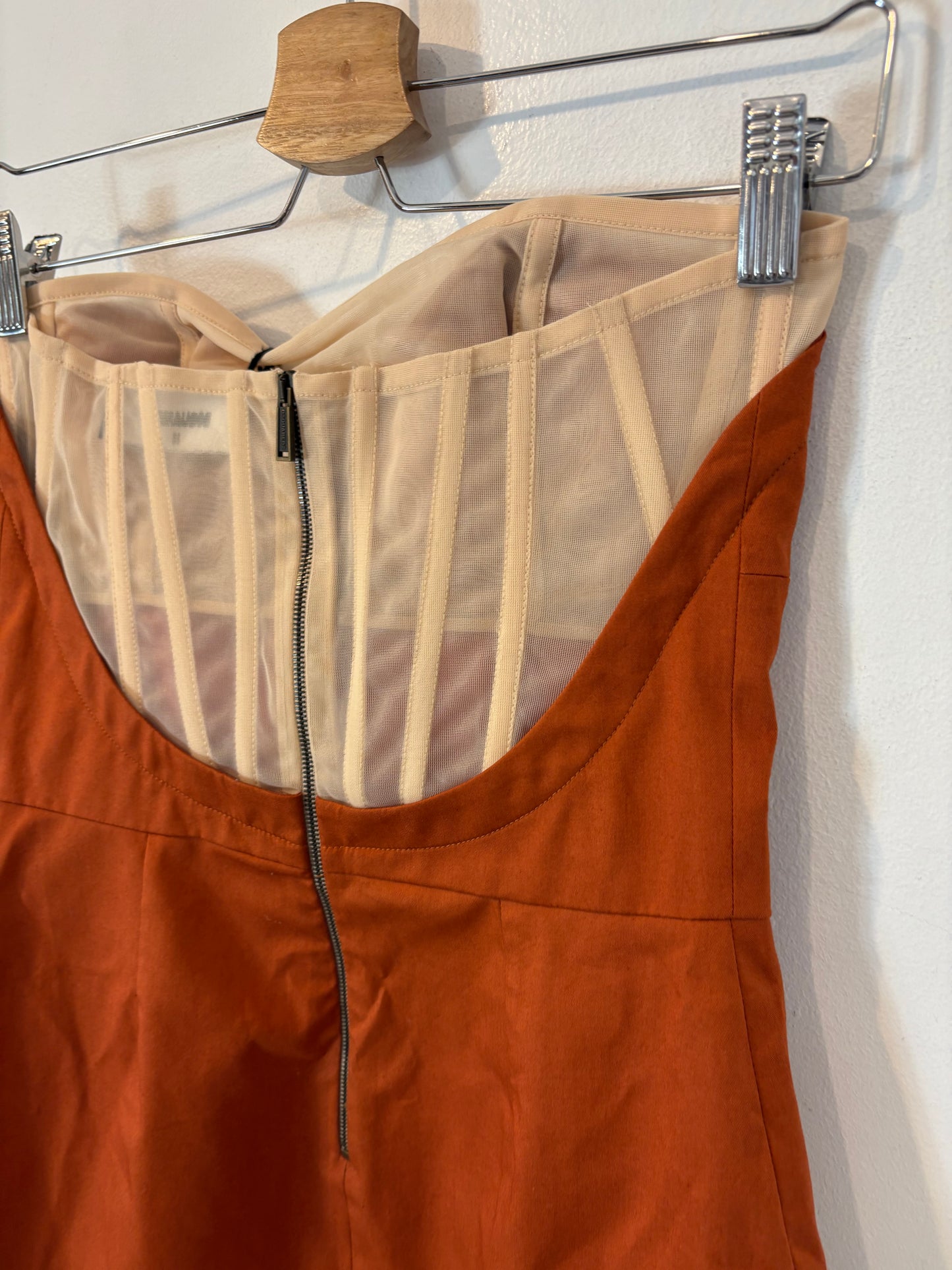 MASSIMO DUTTI. Short green skirt with pocket T.xs