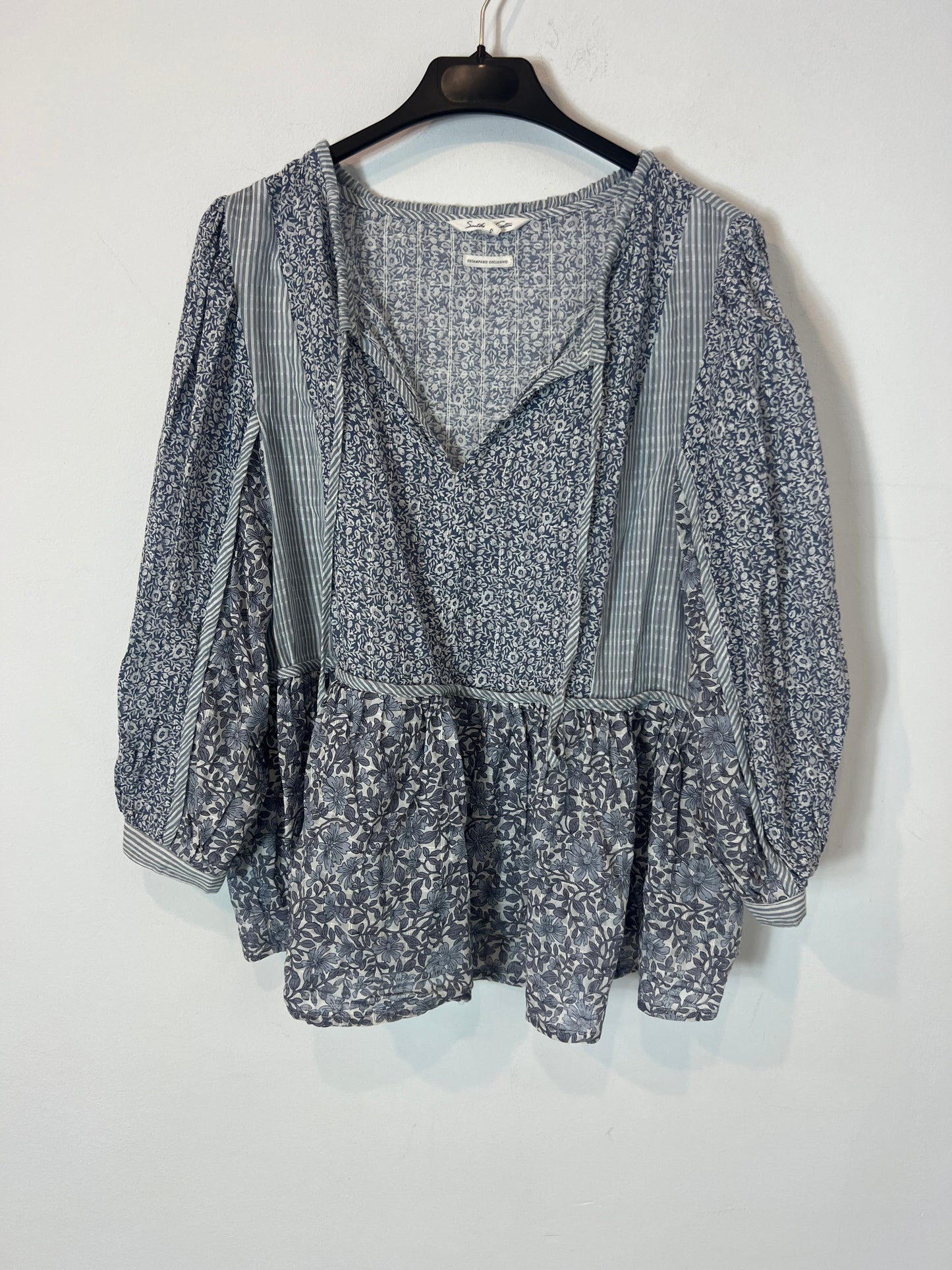 Blue floral flowing blouse Ts