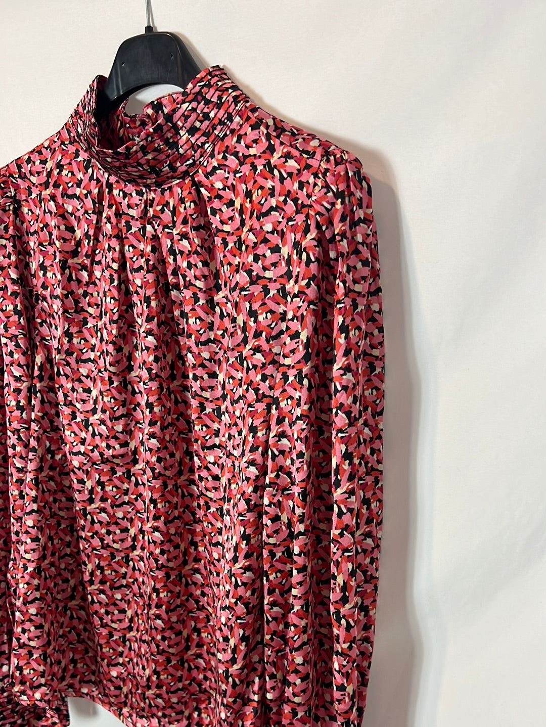 SFERA. Rose print satin blouse. T.S.