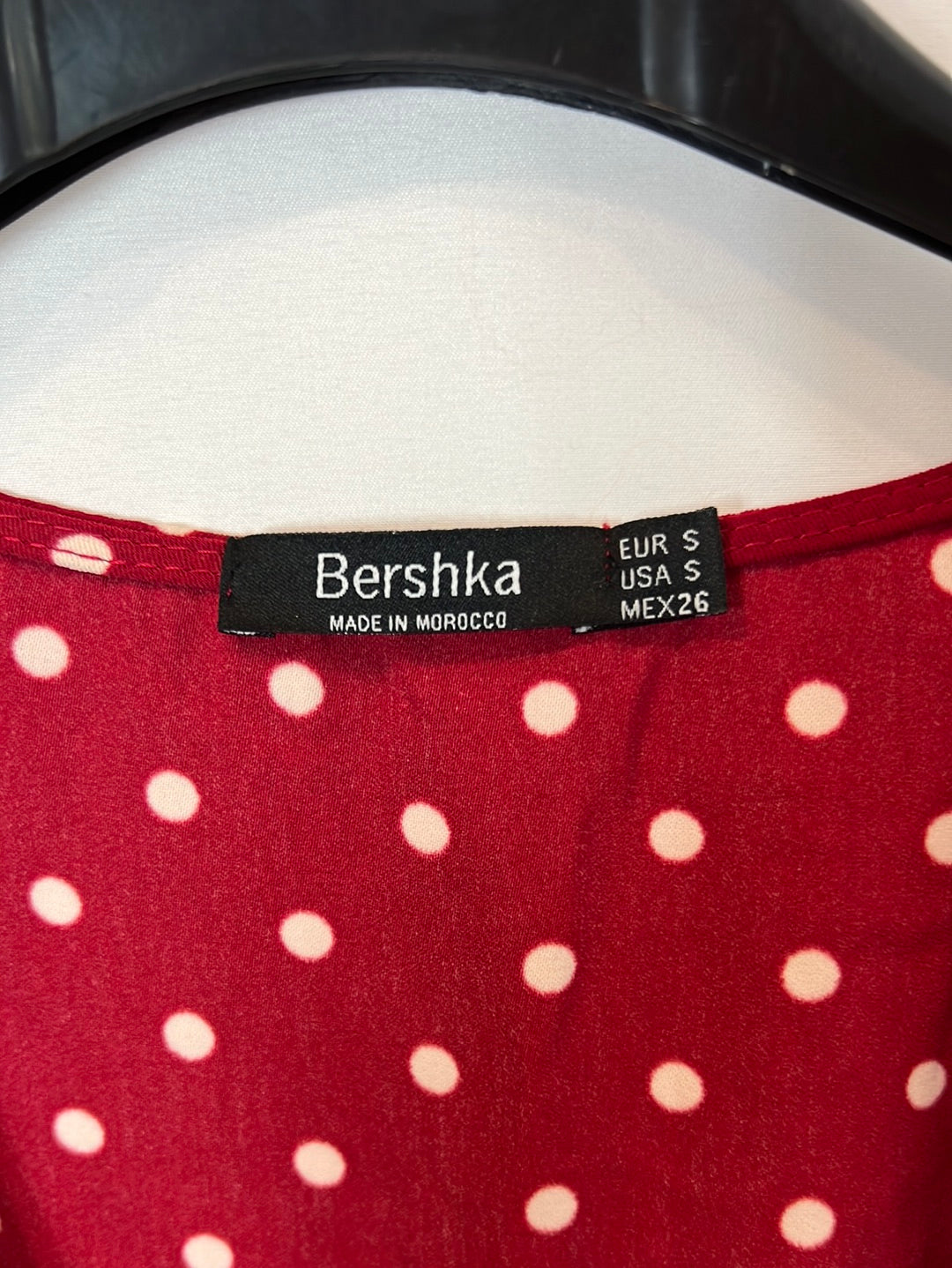 BERSHKA. Burgundy polka dot Ts dress