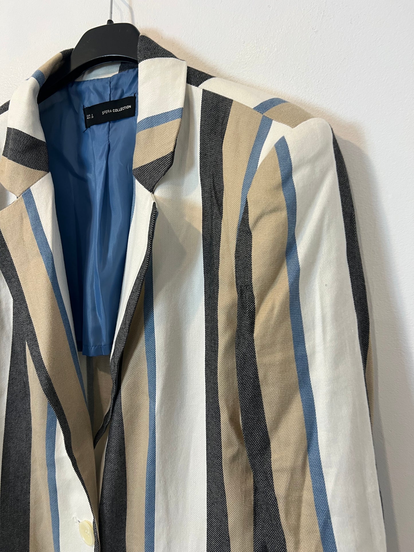 SFERA. Blazer rayas mezcla