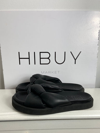 MANGO. Sandalia plana tira acolchada T.38