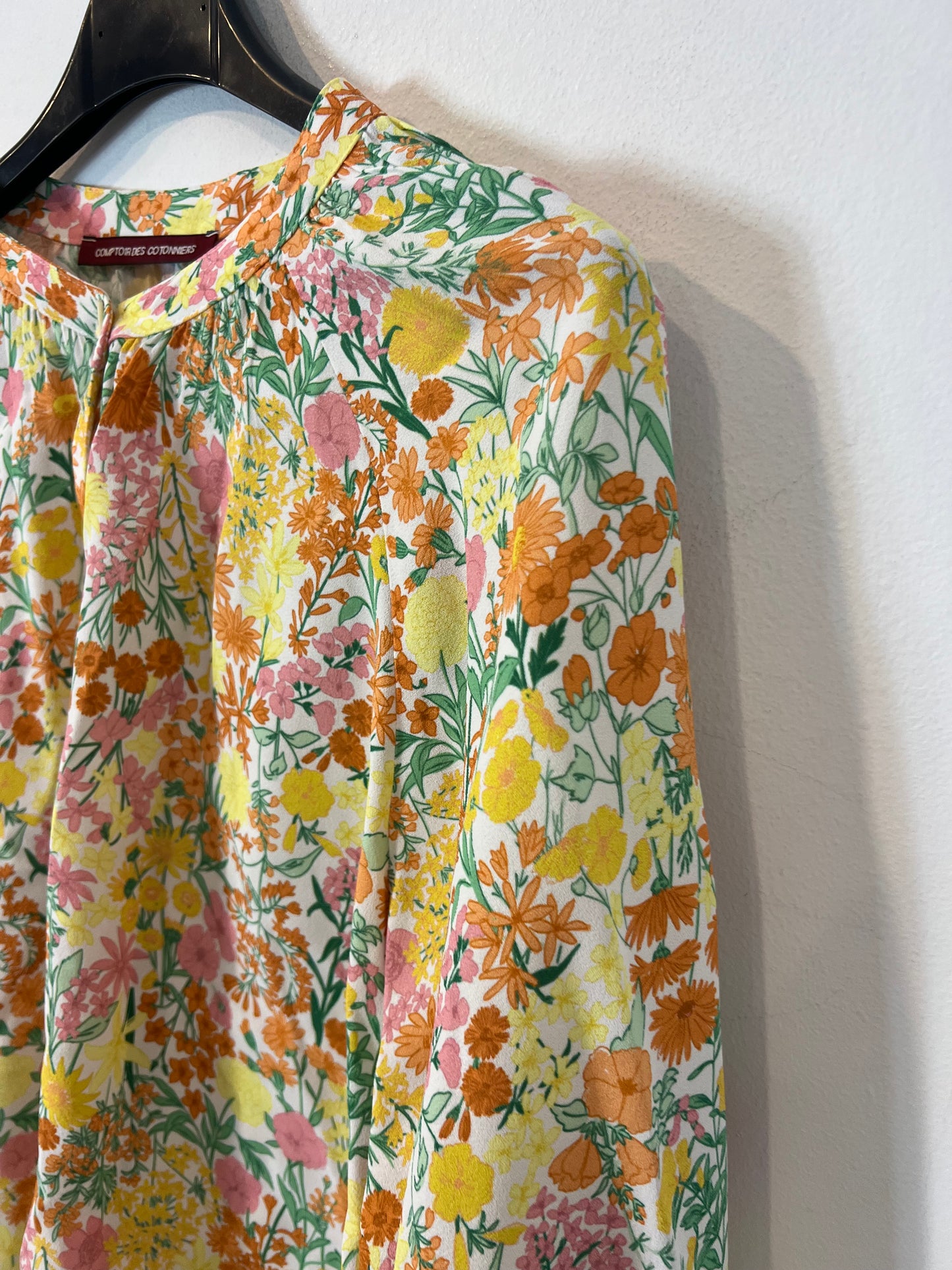 COMPTOIR DES COTONNIERS. Flowing floral blouse. T 36