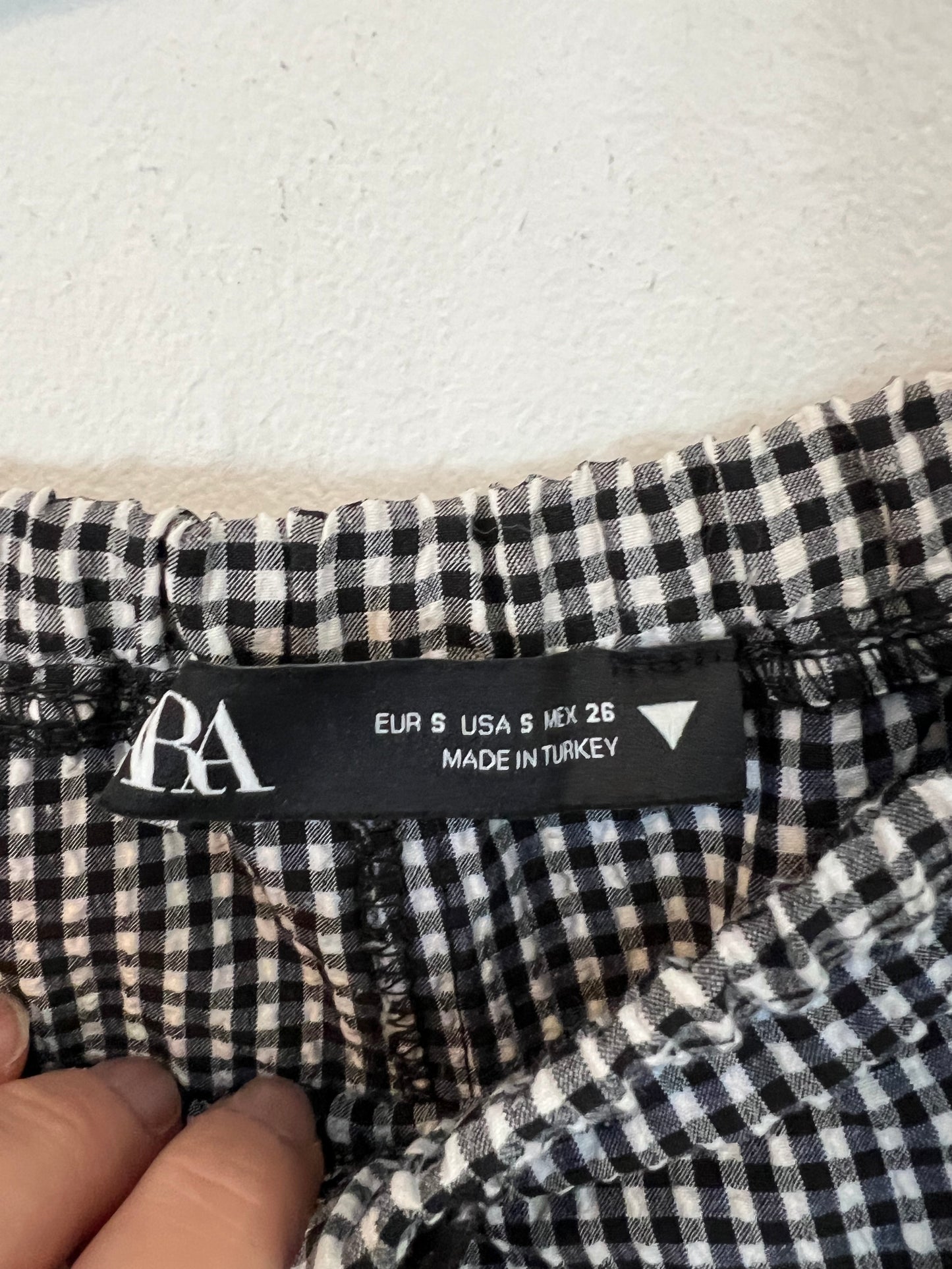 ZARA. Pantalón corto cuadros T.s