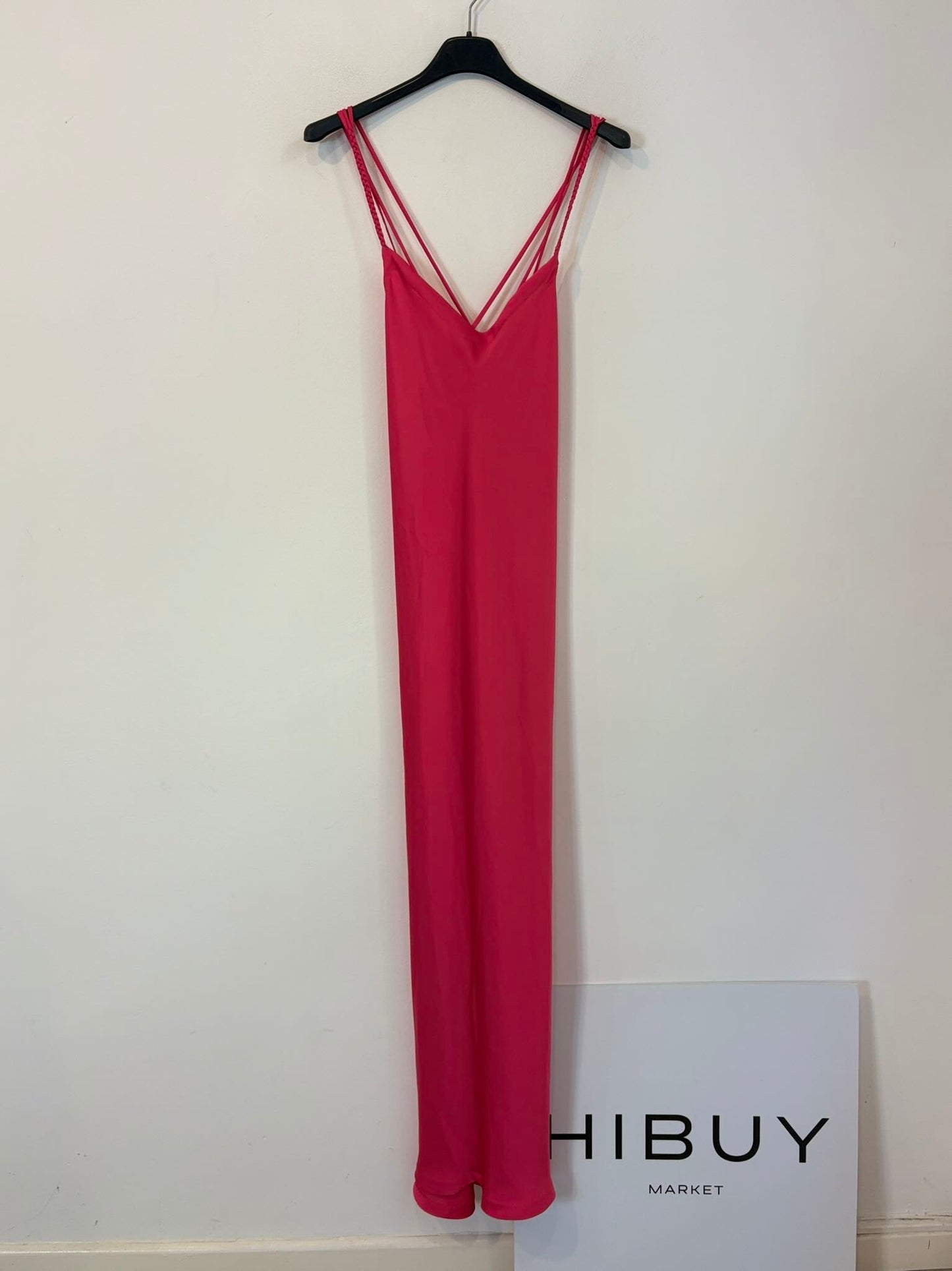 ENTRE HILO Y ALGODÓN. Vestido largo rosa satinado