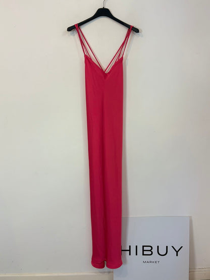 ENTRE HILO Y ALGODÓN. Vestido largo rosa satinado