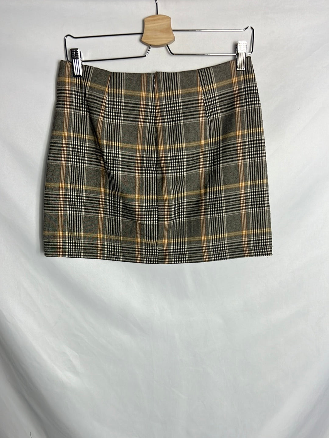 PULL&BEAR. Falda corta cuadros. T M