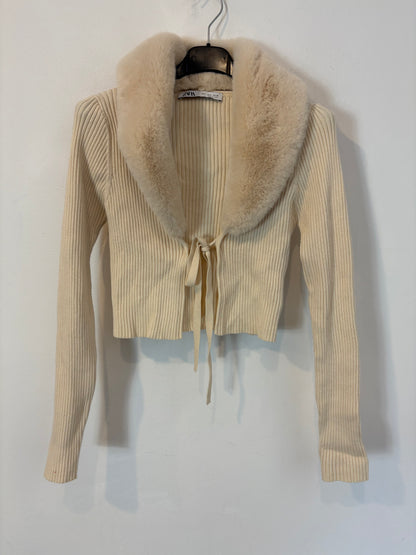 ZARA. Chaqueta canalé cropped