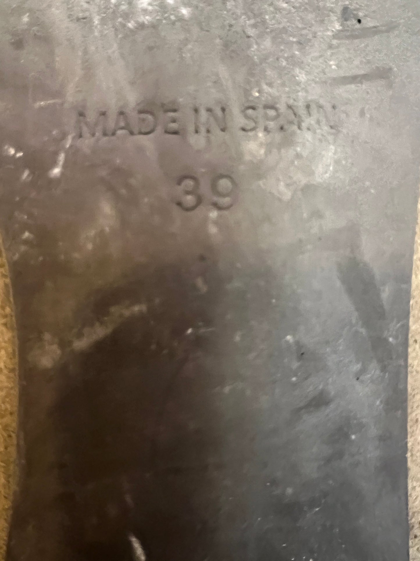 MR VELOUS. Zapato plano piel verde y rosa flúor. T 39