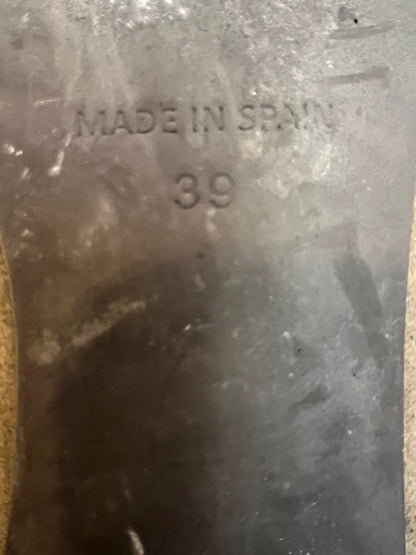 MR VELOUS. Zapato plano piel verde y rosa flúor. T 39