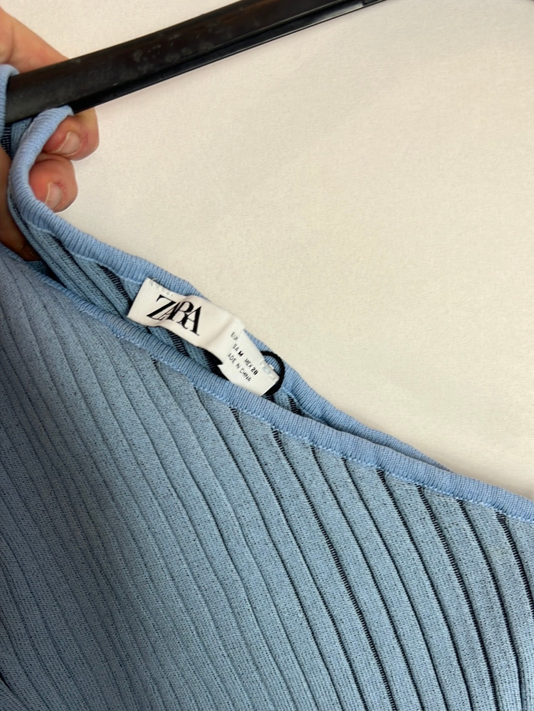 ZARA. Top canalé asimétrico azul. TM