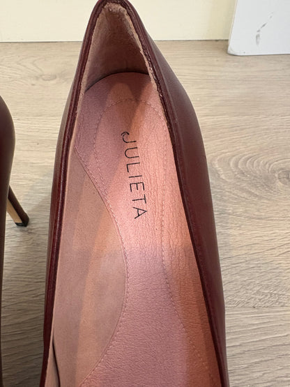 JULIETA. Tacones burdeos piel