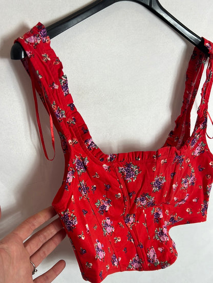 STRADIVARIUS. Red crop top with snap fasteners. TM