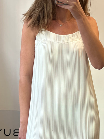 MAJE. Vestido midi blanco plisado. T 1(S)