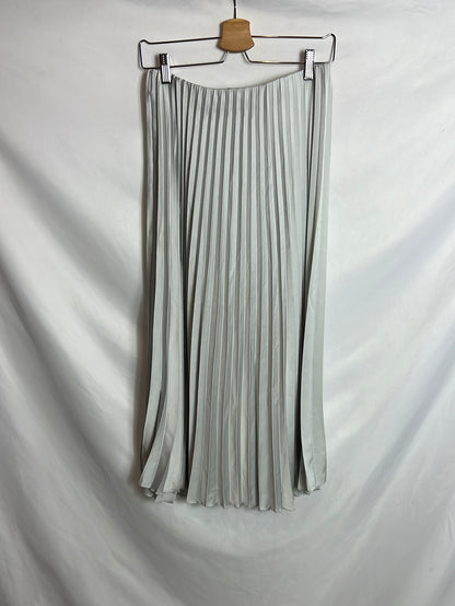 ZARA. Light gray pleated midi skirt. TM