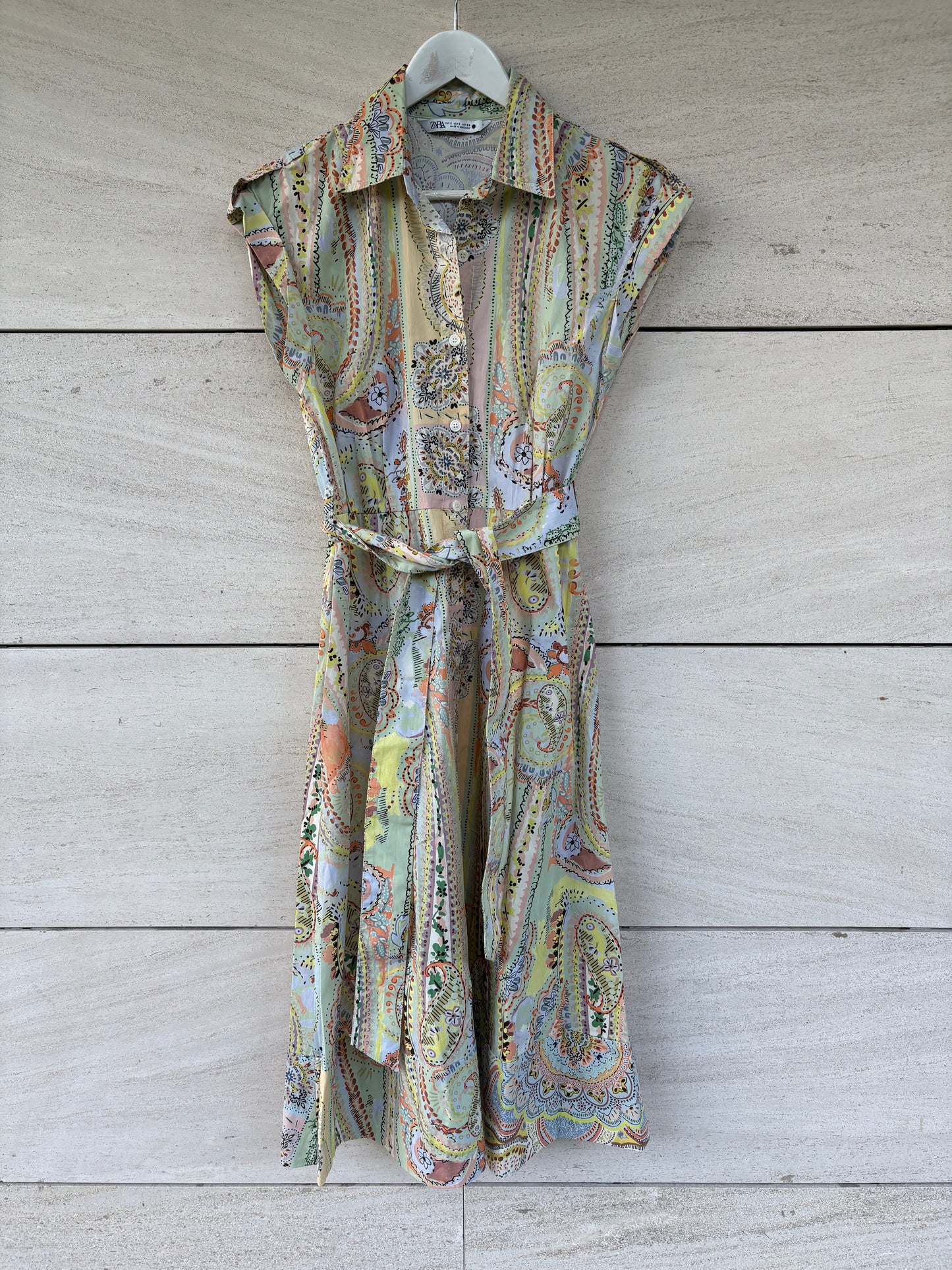 ZARA. Vestido camisero estampado. T S