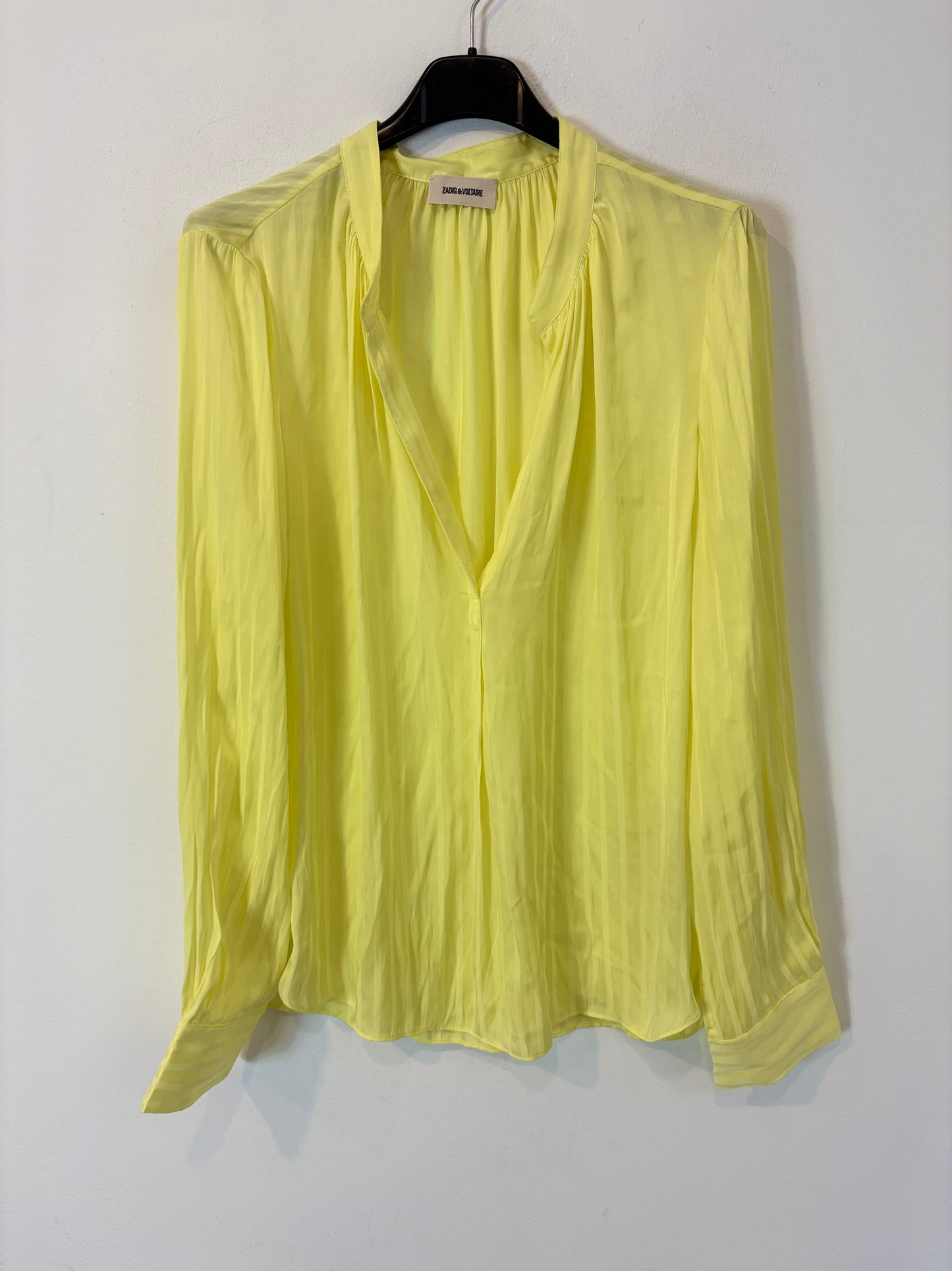 ZADIG & VOLTAIRE. Blusa amarilla plisada. T S