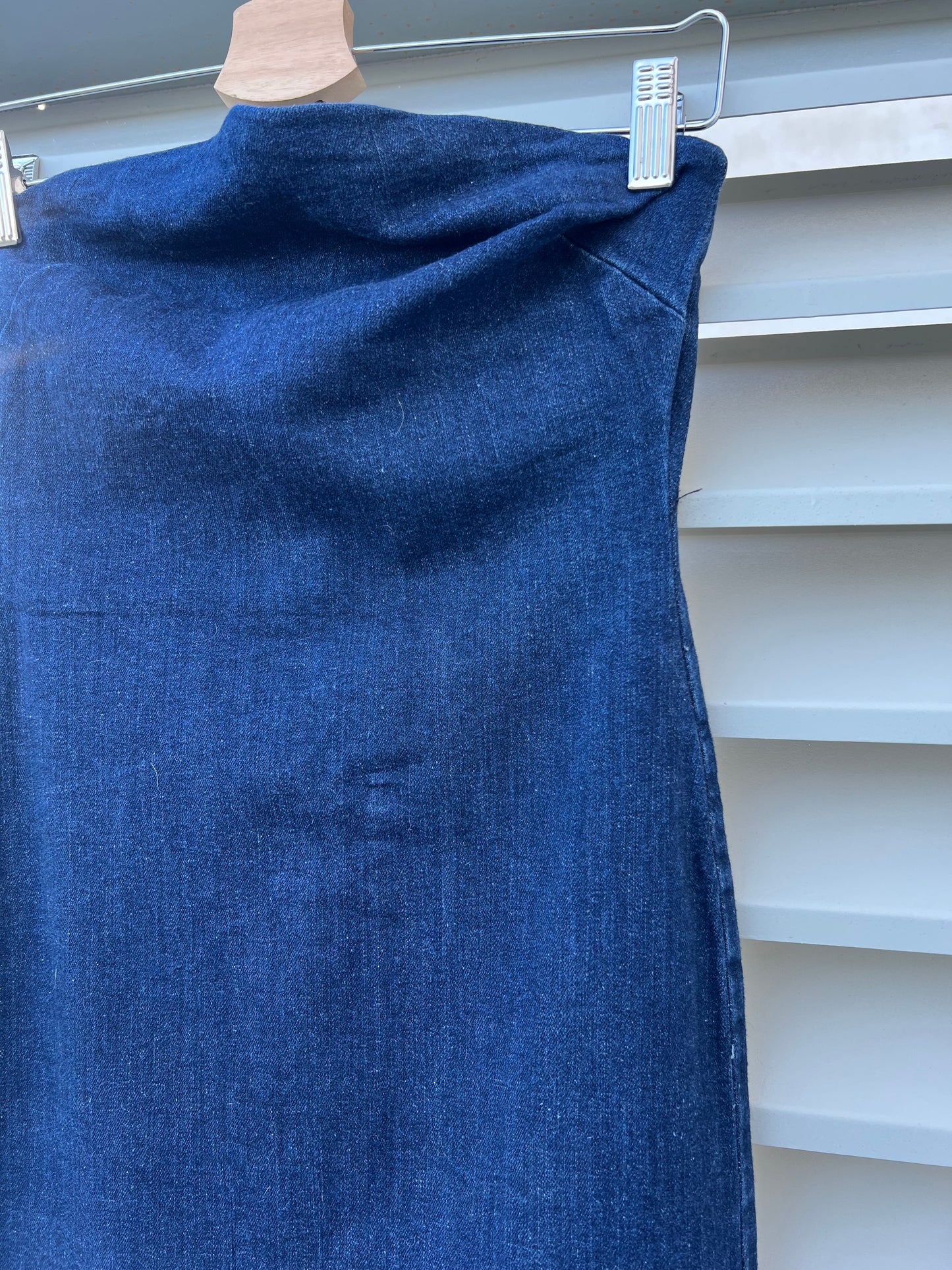 ZARA. Vestido denim palabra de honor