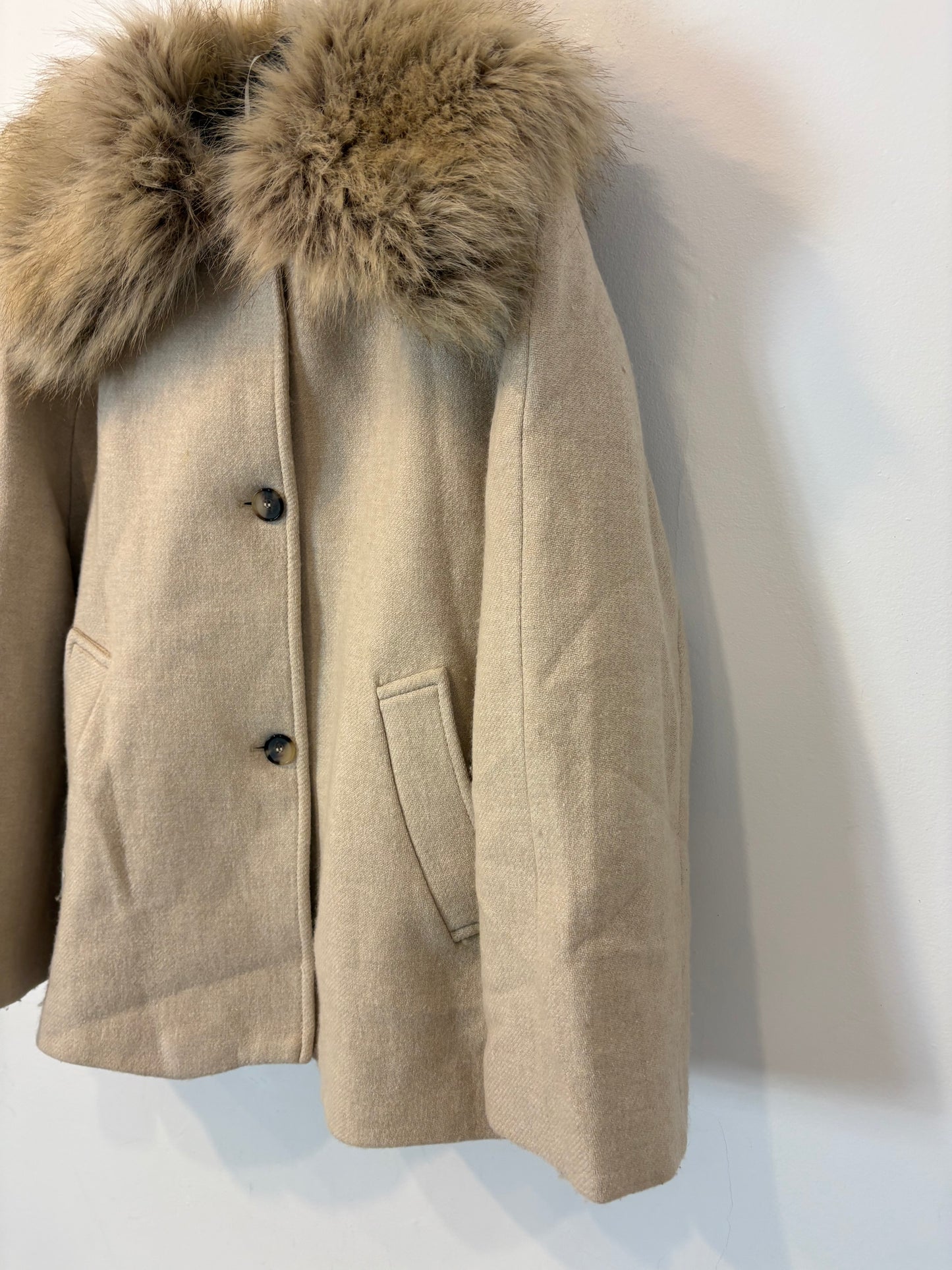 ZARA. Chaqueta lana cuello pelo