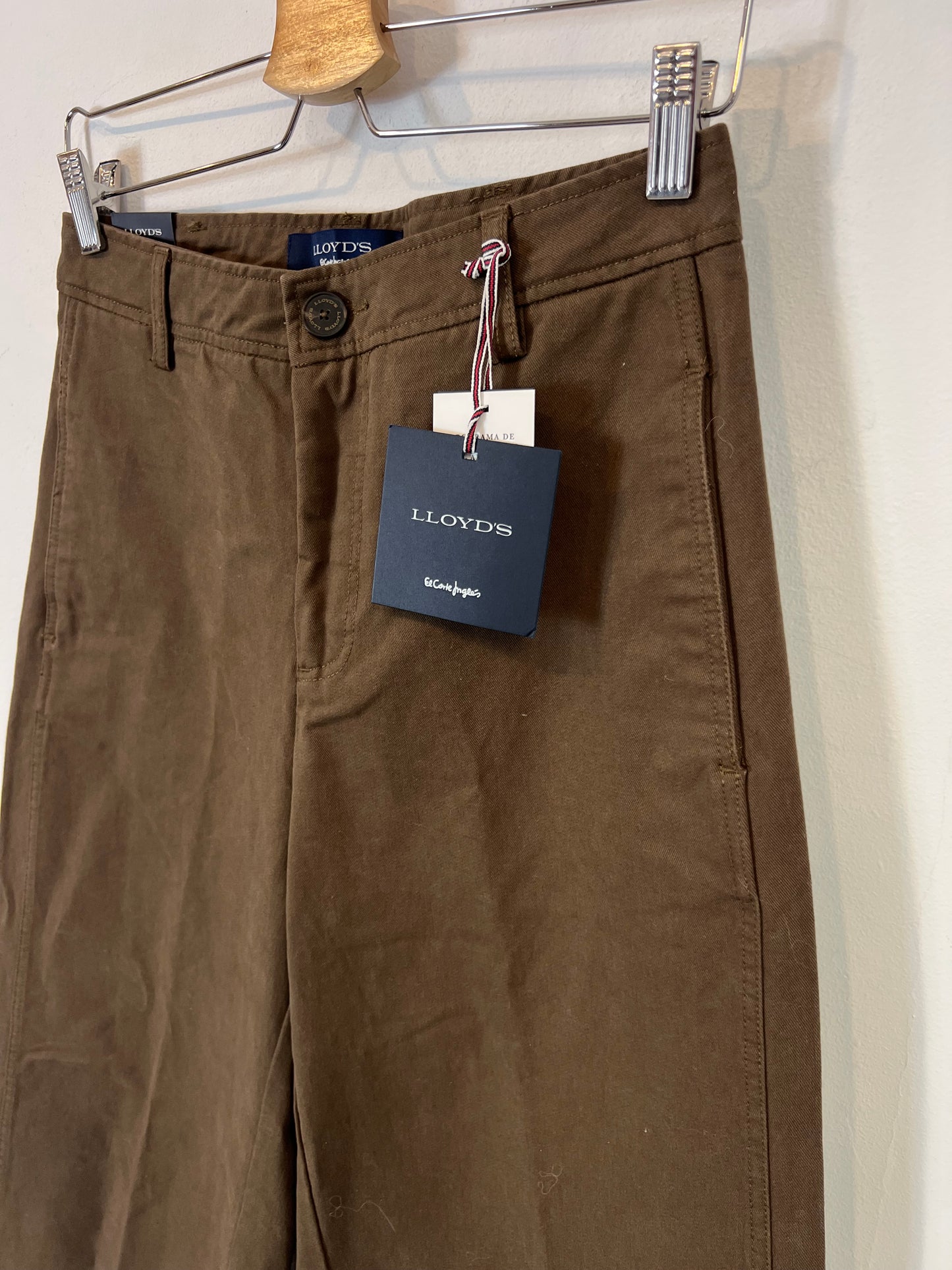 LLOYD´S. Pantalón marrón chocolate recto. T 36