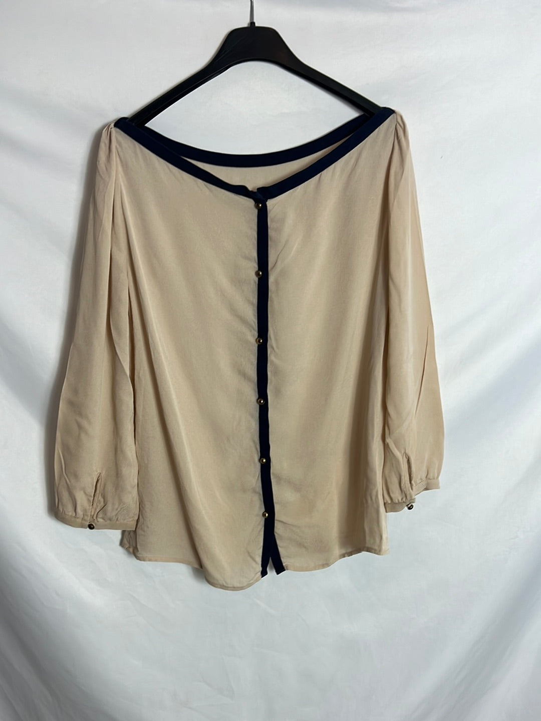 MASSIMO DUTTI. Blusa seda beige semitransparente . T 42