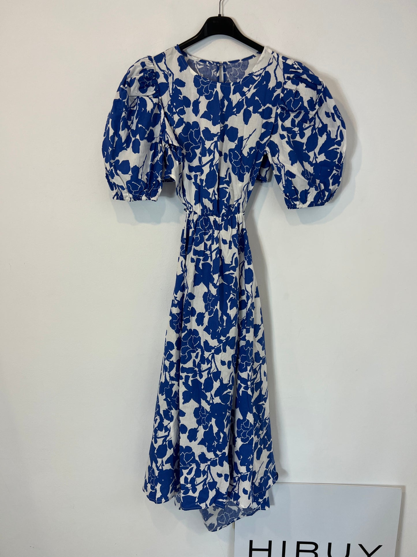 OTRAS. Vestido largo blanco y azul flores T.u(M)