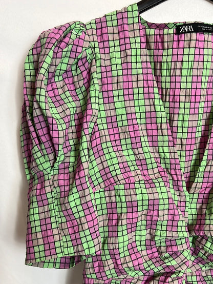 ZARA. Vestido midi cuadros manga abullonada T. XS