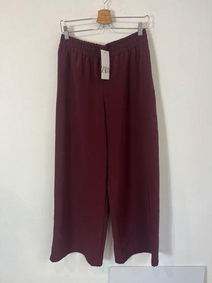 ZARA. Total look fluido burdeos. T M