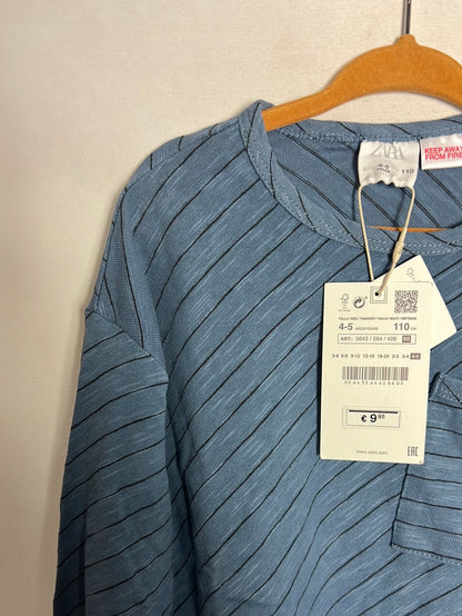 ZARA. Camiseta manga larga azul rayas. T 4-5 años