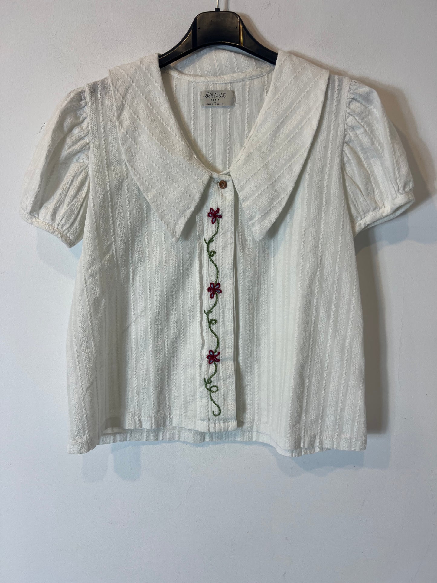 BIRINIT. Blusa blanca bordados. T S