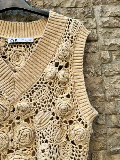 ZARA. Top beige croché