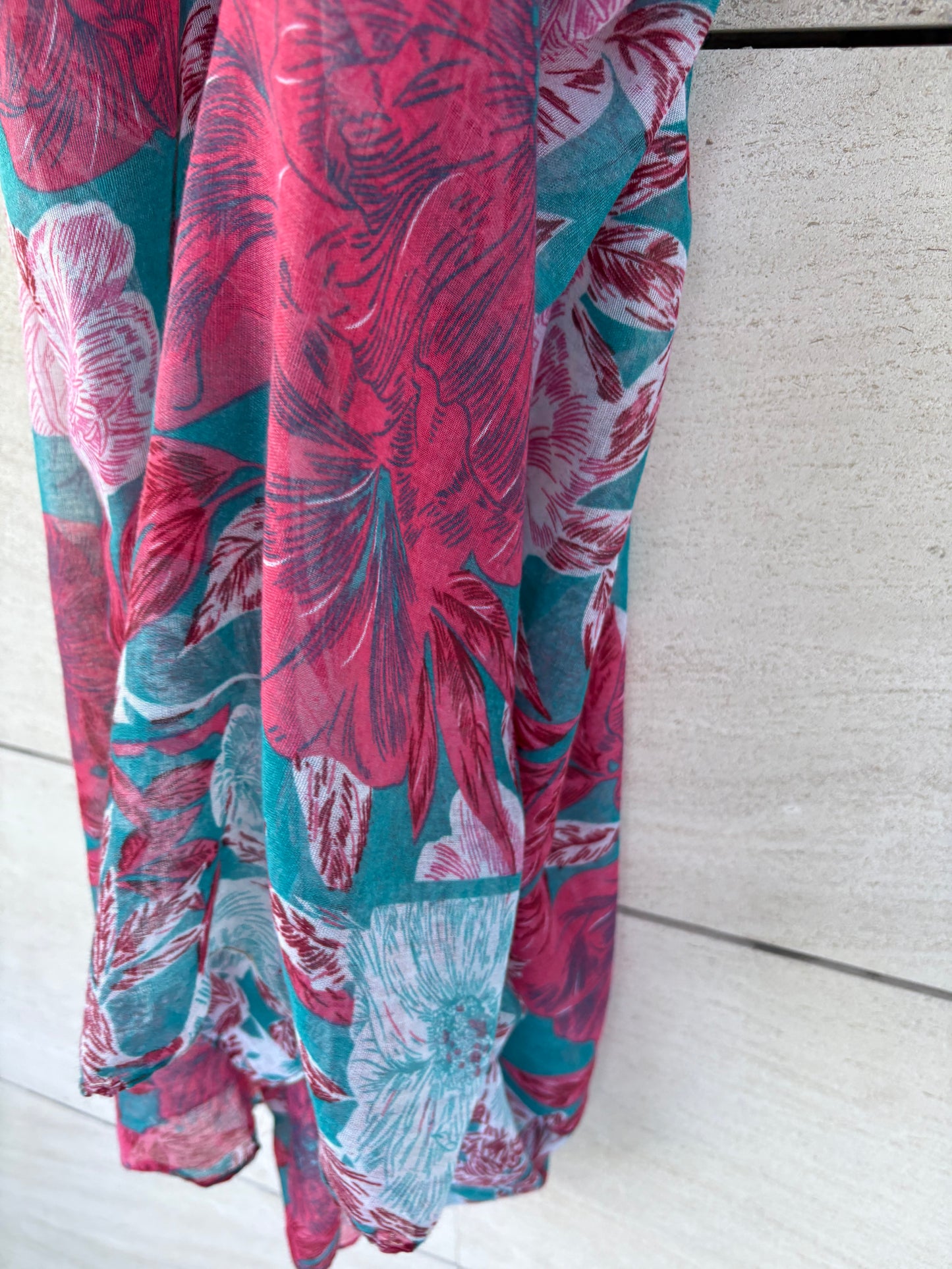 OTRAS. Pañuelo/pareo estampado